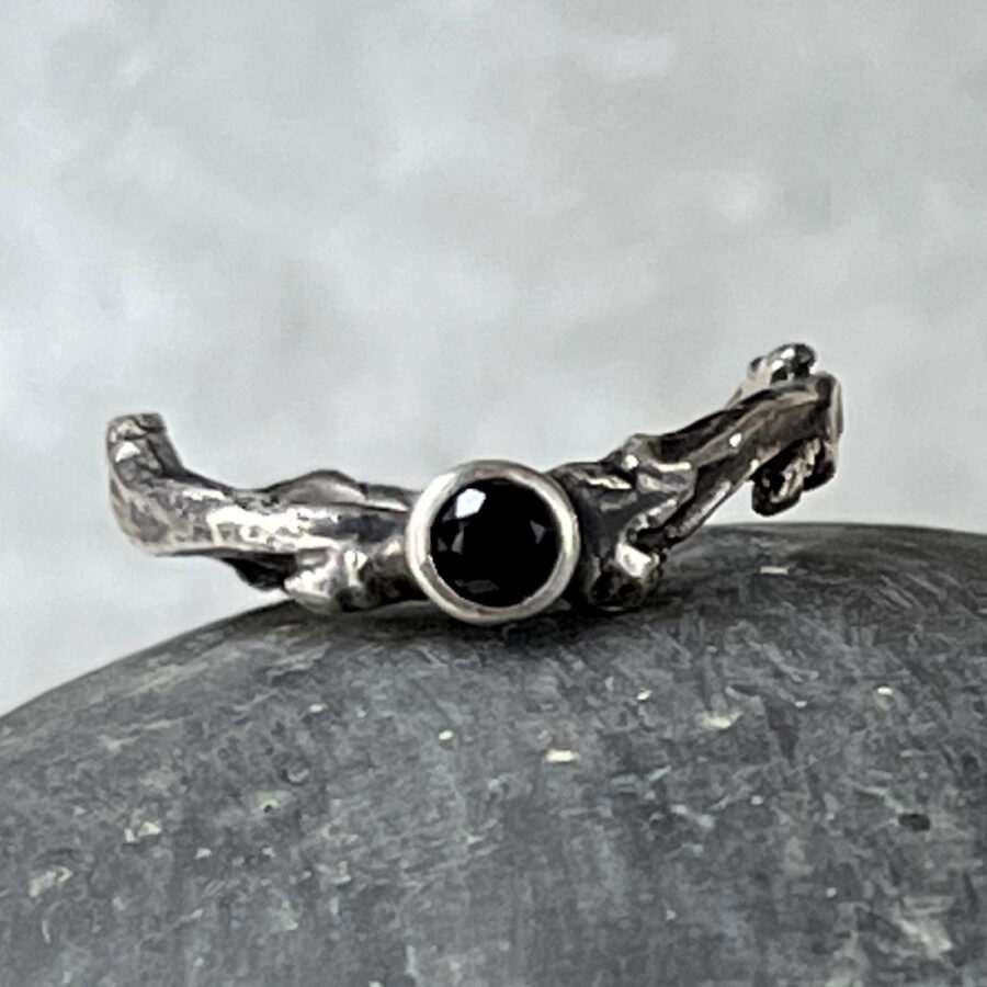TWIG ring with black sapphire